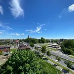 Magia Z Bezplatnym Parkingiem